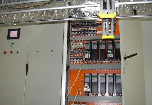 高压配电柜应该如何安装和配置